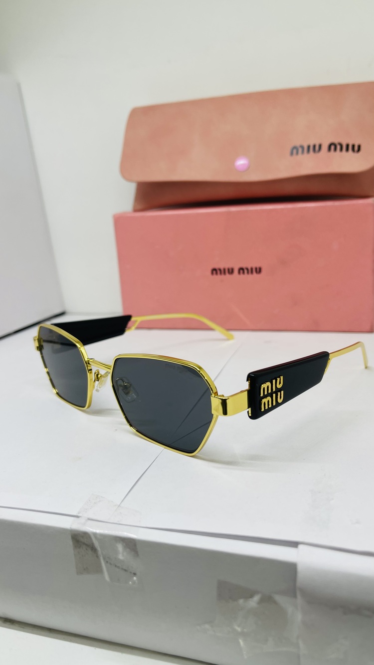 MIU GOLD ÇERÇEVE SİYAH CAM