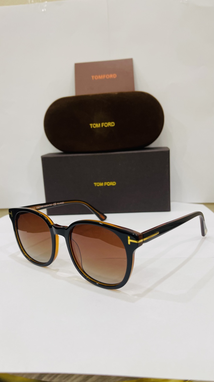 TOM FORD SİYAH ÇERÇEVE KAHVE ŞEFFAF CAM