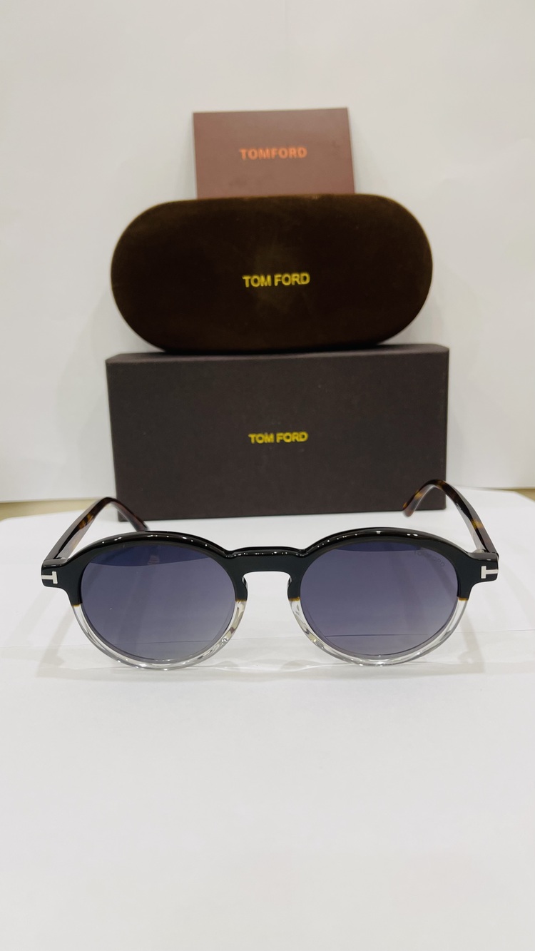 TOM FORD SİYAH ÇERÇEVE SİYAH ŞEFFAF CAM