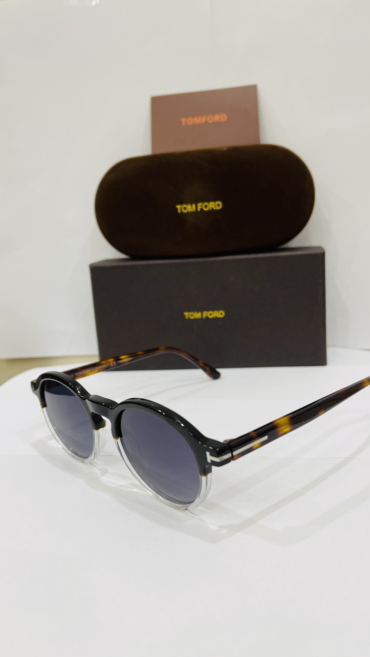 TOM FORD SİYAH ÇERÇEVE SİYAH ŞEFFAF CAM
