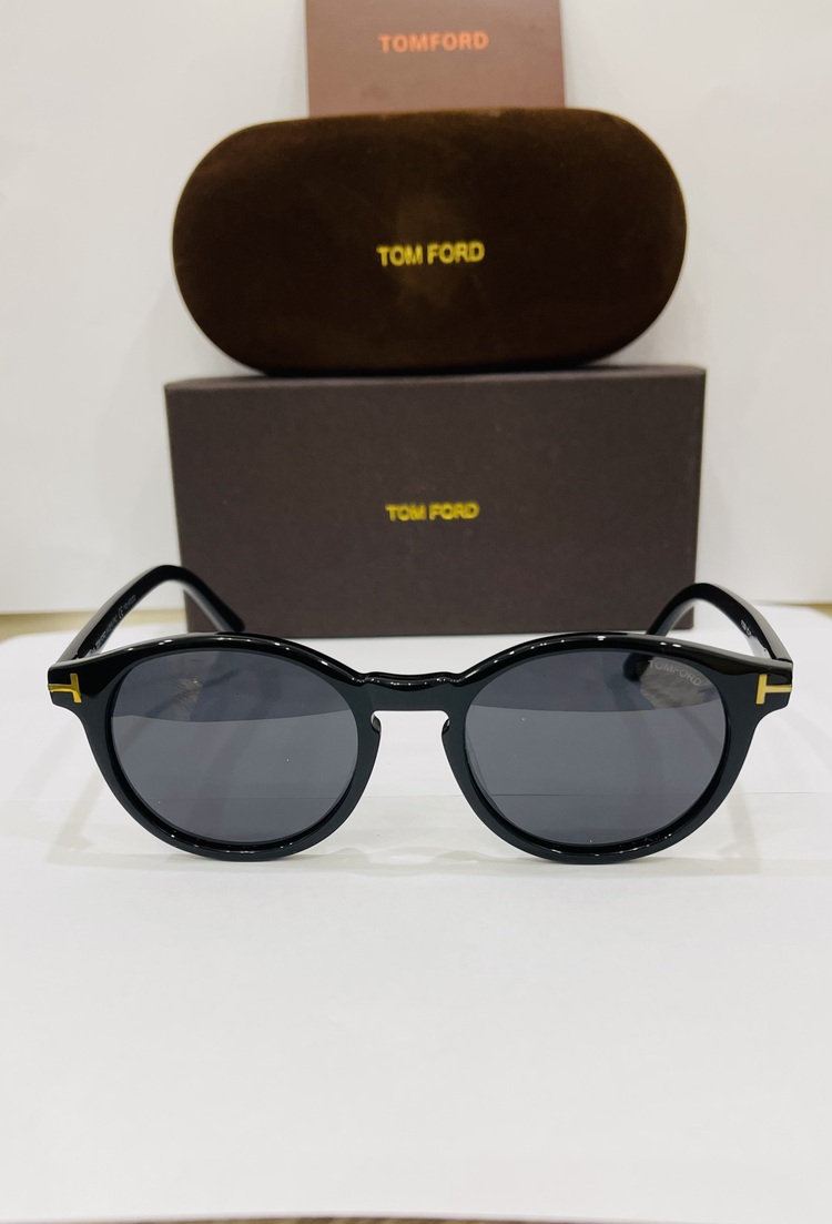 TOM FORD SİYAH ÇERÇEVE SİYAH ŞEFFAF CAM