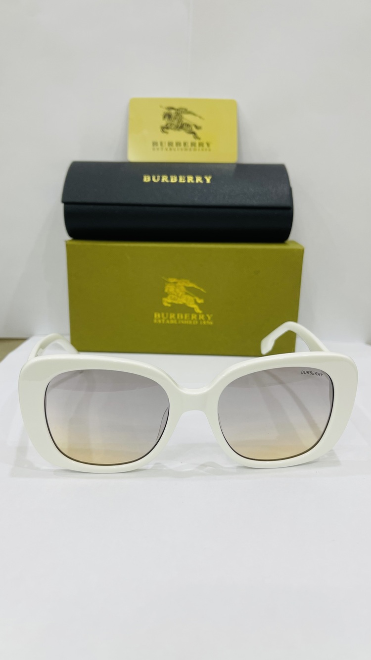 BURBERRY BEYAZ ÇERÇEVE SİYAH ŞEFFAF CAM