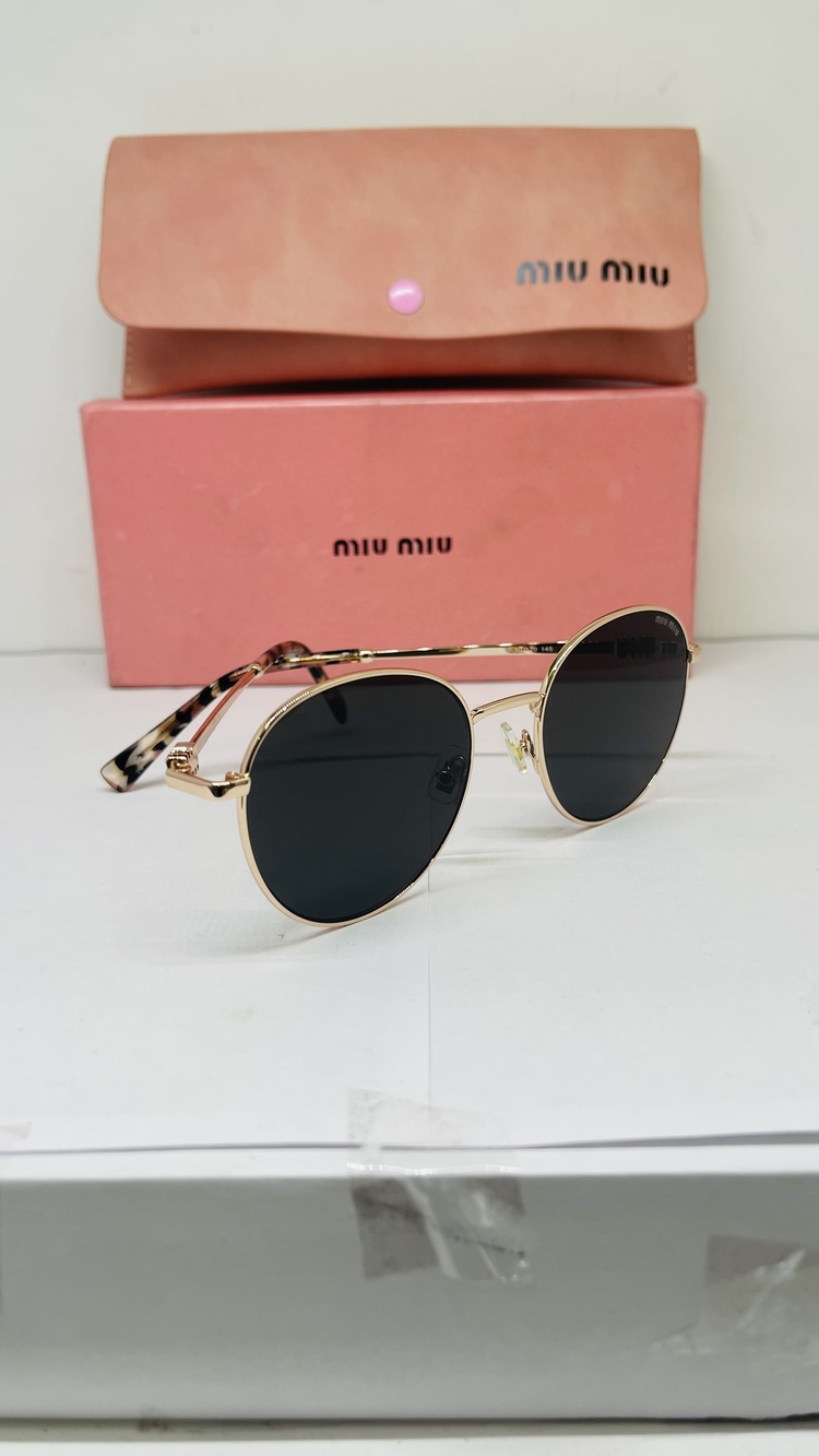 MIU GOLD ÇERÇEVE SİYAH CAM