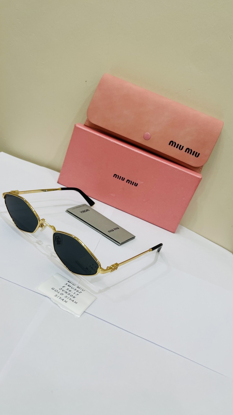 MIU GOLD ÇERÇEVE SİYAH CAM