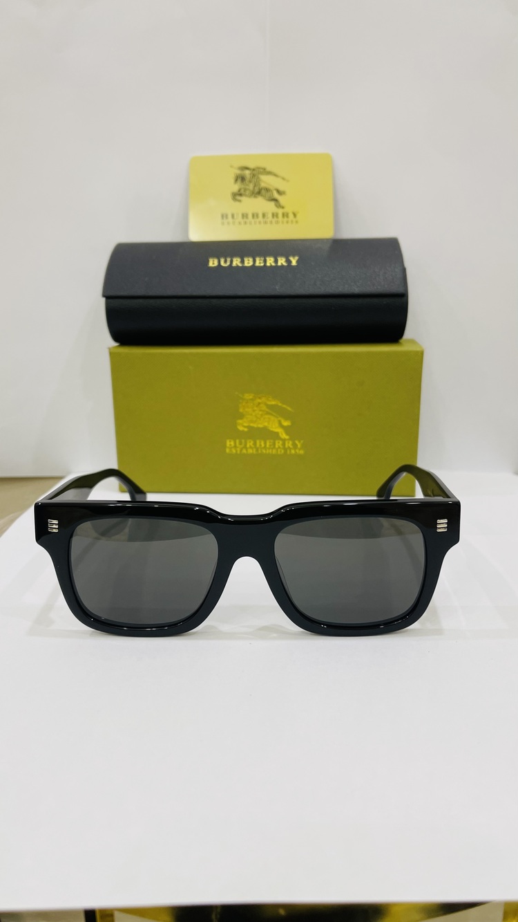 BURBERRY SİYAH ÇERÇEVE SİYAH ŞEFFAF CAM