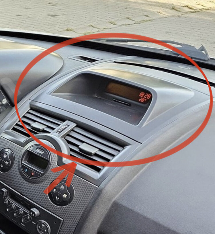 Megane 2 Saat/Radyo Gösterge Çerçevesi