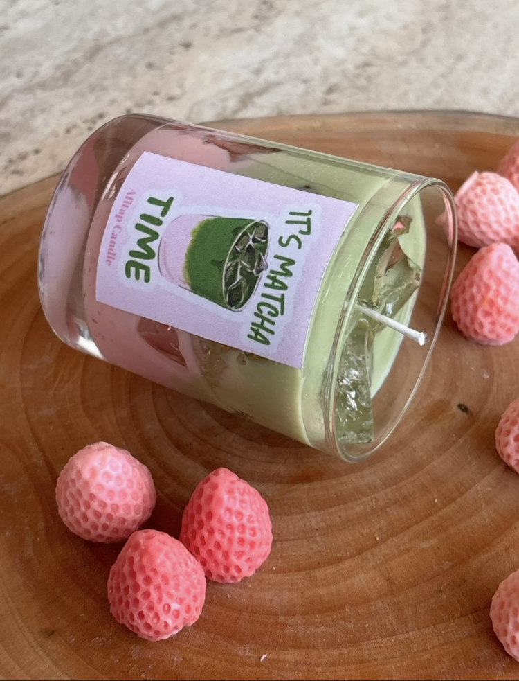 Çilekli Matcha Latte Mum