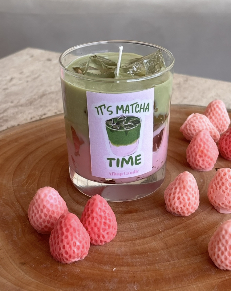 Çilekli Matcha Latte Mum
