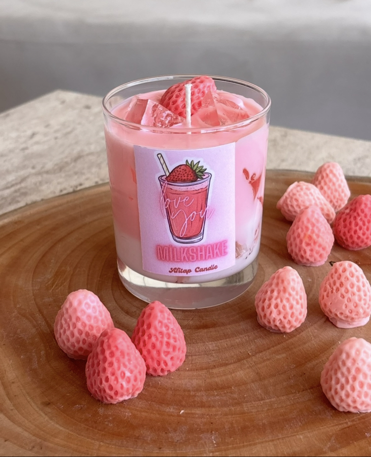 Çilekli Milkshake Mum