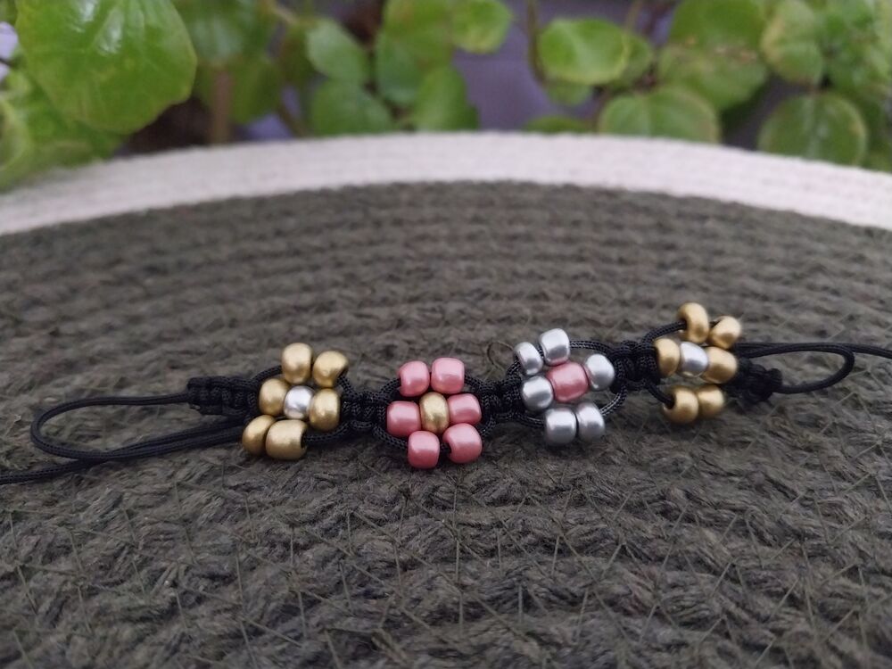 4 çicek (gri-altın sarısı -pembe)