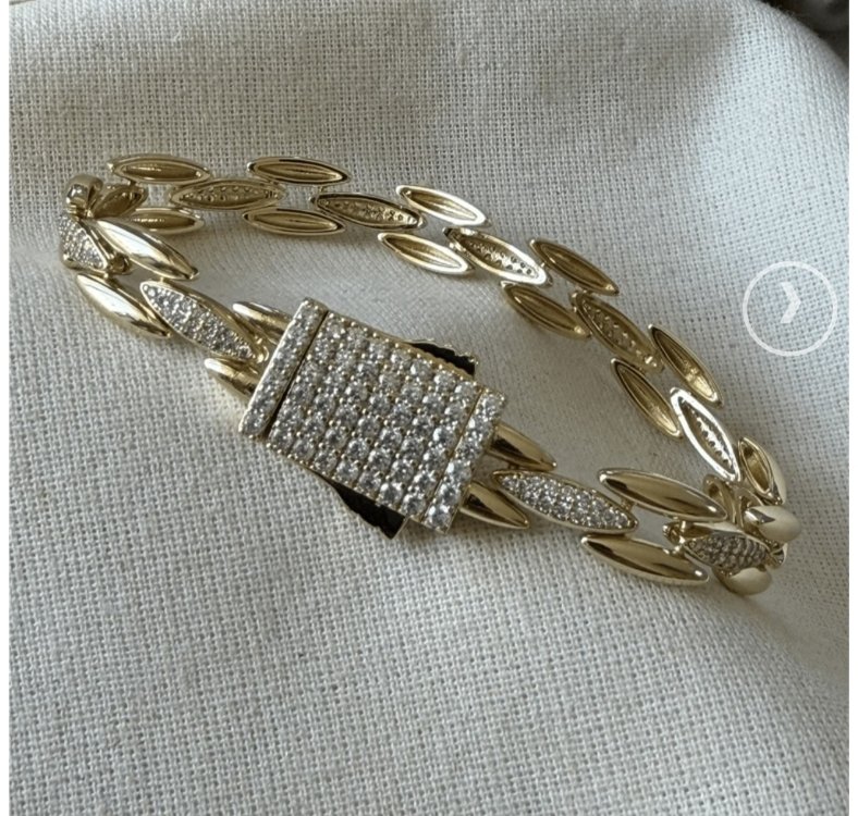 Xupink VIP 14K Arpa Model Küpe 