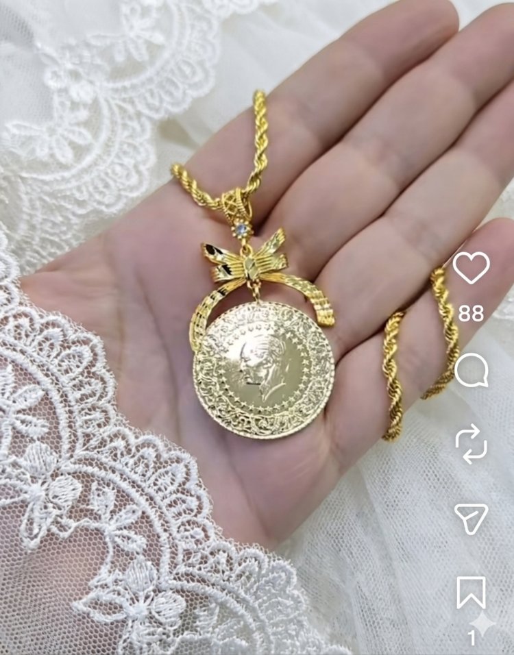 Altin Kaplama Çeyrekli Yarim Kolye 