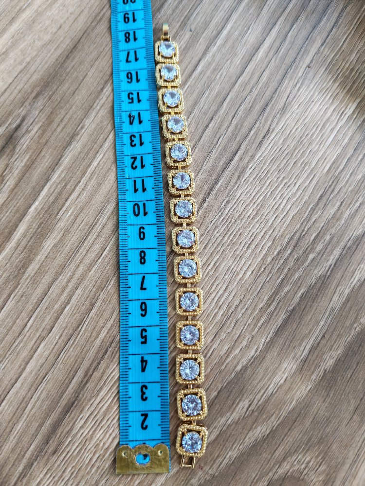 Altin Kaplama Taşli Bileklik 