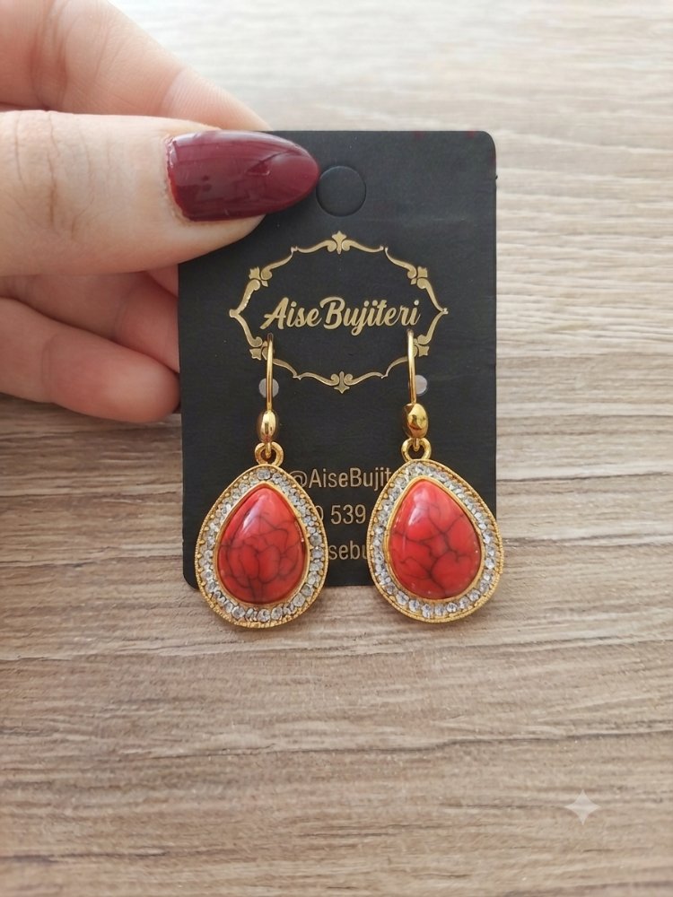 Kirmizi Taşlı Küpe 