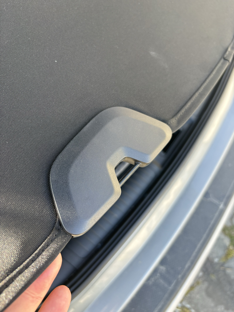 Ford Kuga bagaj perde tutucu plastik