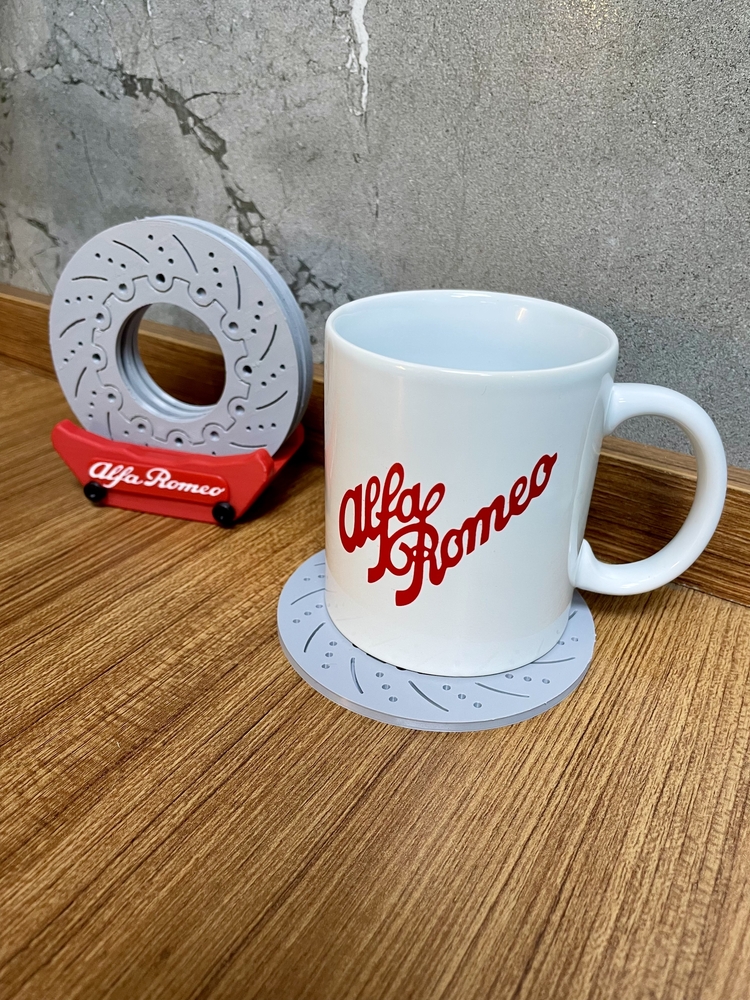 Alfa Romeo İkonik Font Kupa 