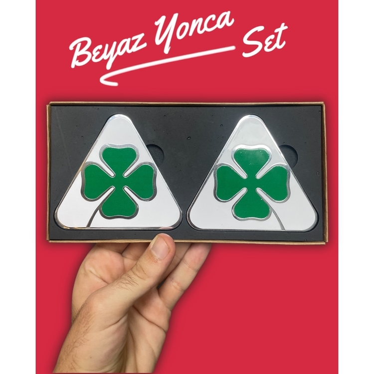 Alfa Romeo Beyaz Çamurluk Yoncası Seti