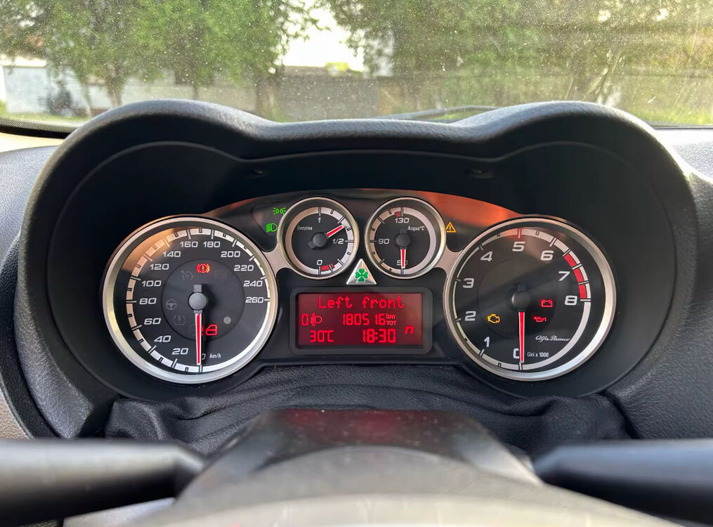 Alfa Romeo Kokpit Yonca İkonu 