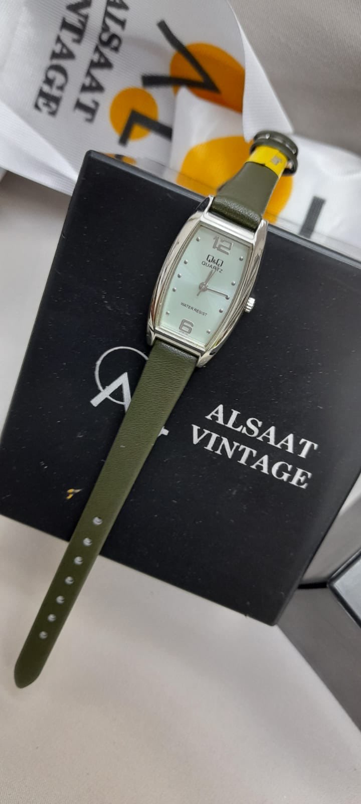 Q&Q vintage kadın saati