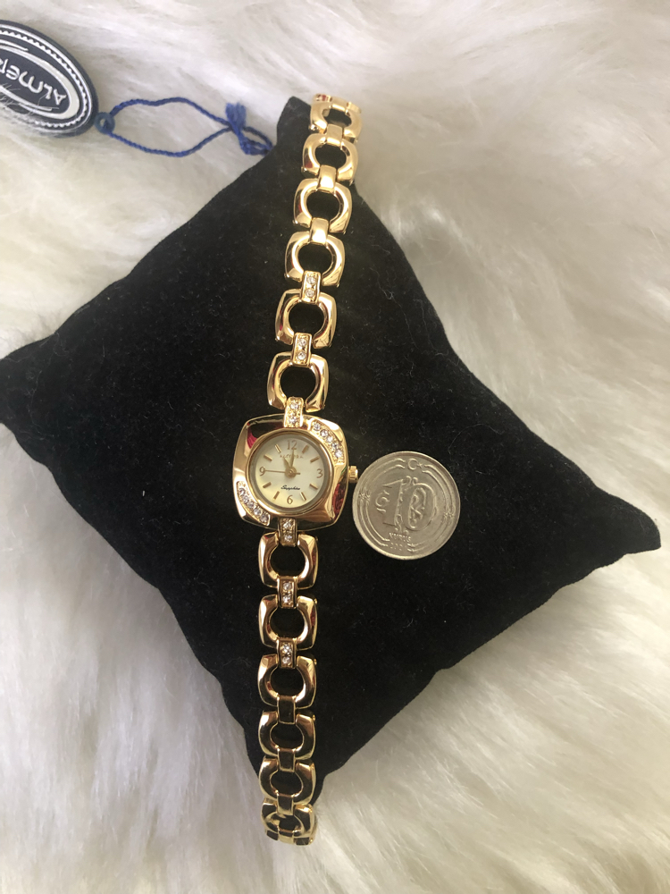 Almera Vintage Gold