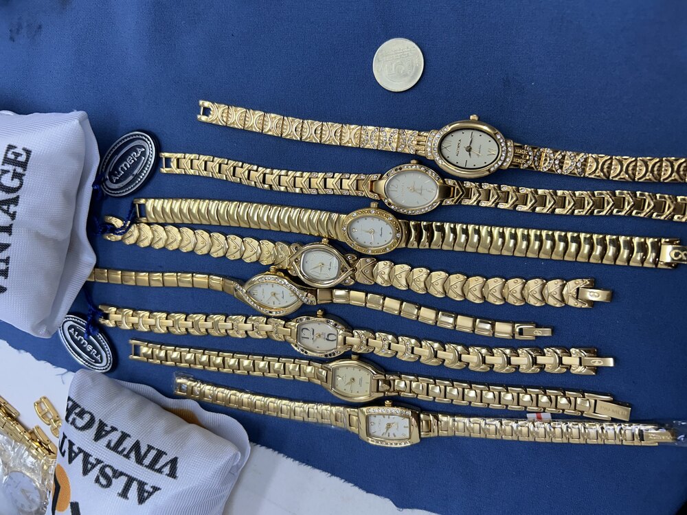 Almera Vintage kadın saatleri