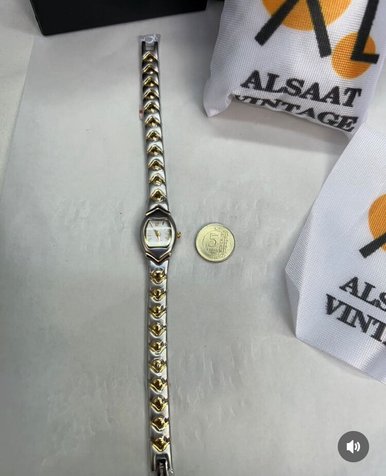 Almera Vintage