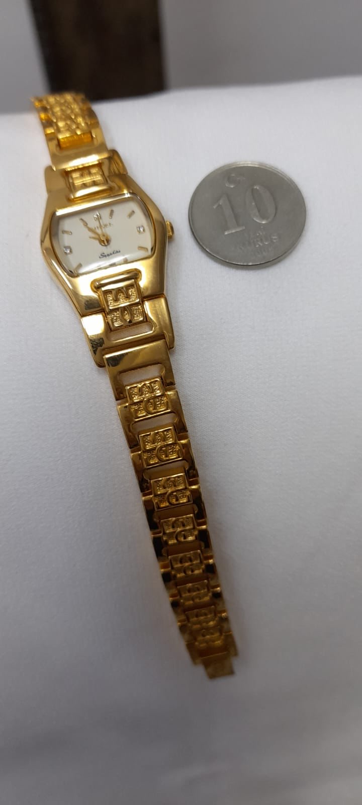 Almera Vintage kadın saati
