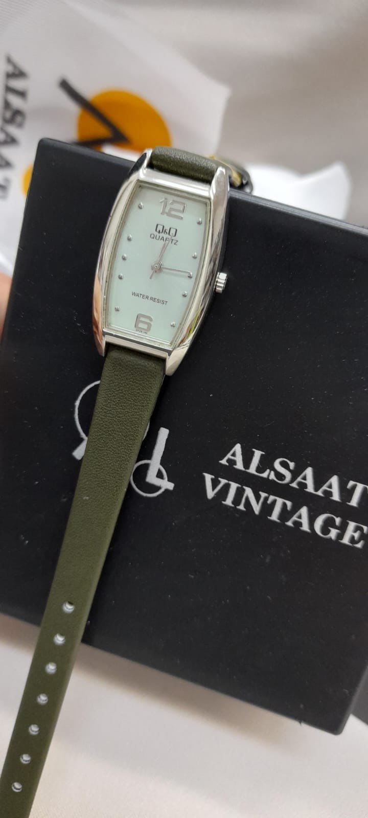 Q&Q vintage kadın saati