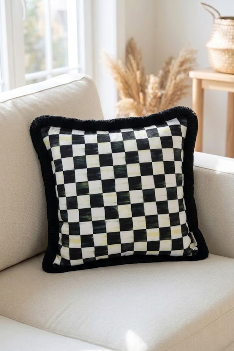 Siyah Püsküllü, Dama Desen 43x43 cm Kırlent Kılıfı