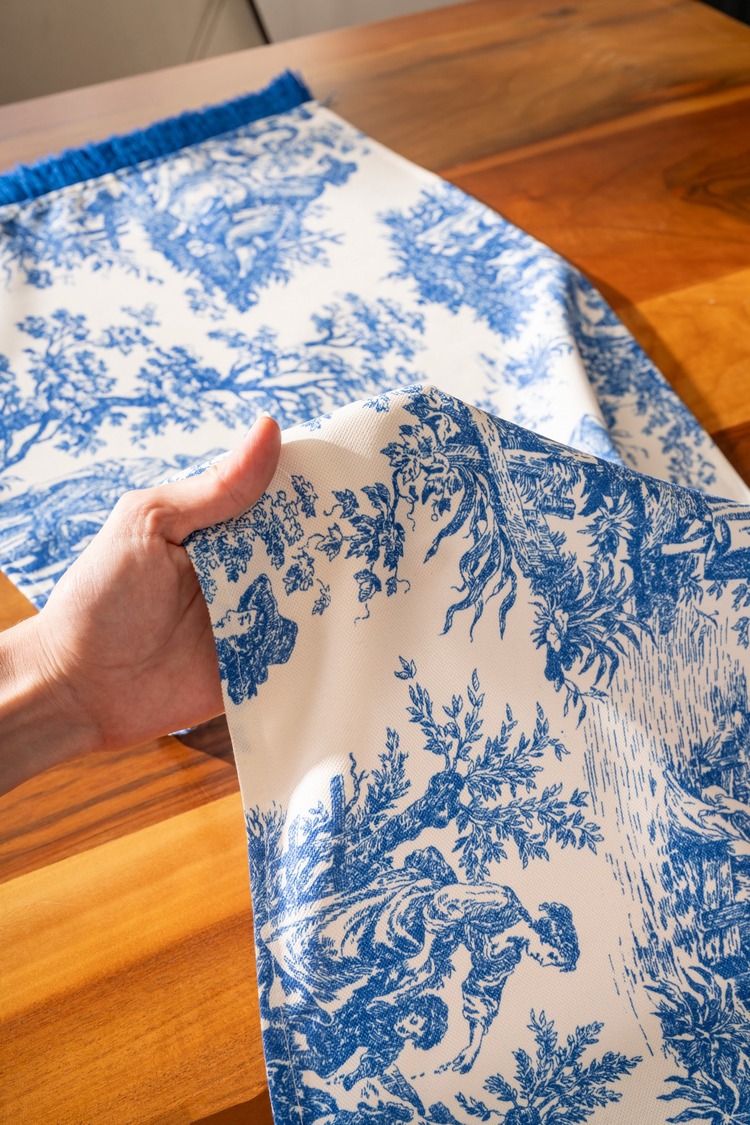 Saks Püsküllü, İngiliz Köylüler Desen 40x140cm Runner