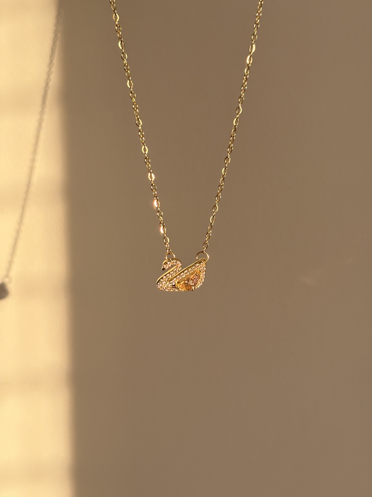 Pembe taşlı kuğu kolye gold | Çelik