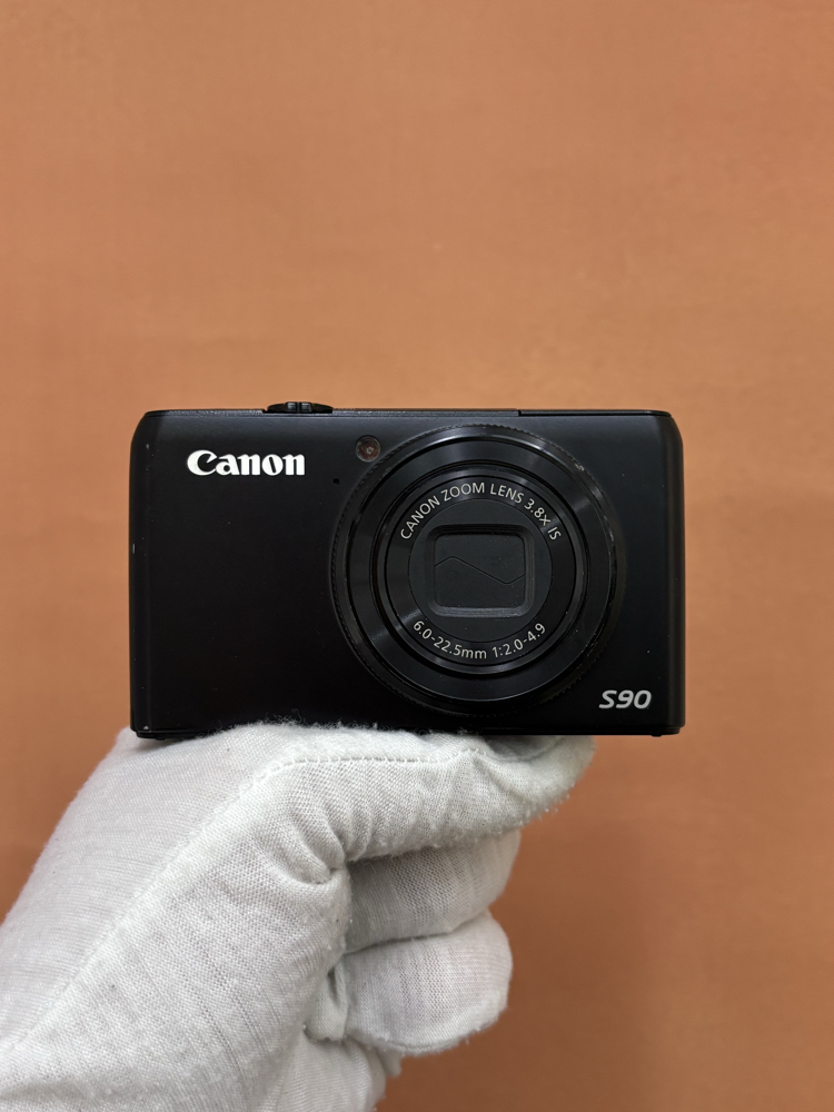 Canon PowerShot S90
