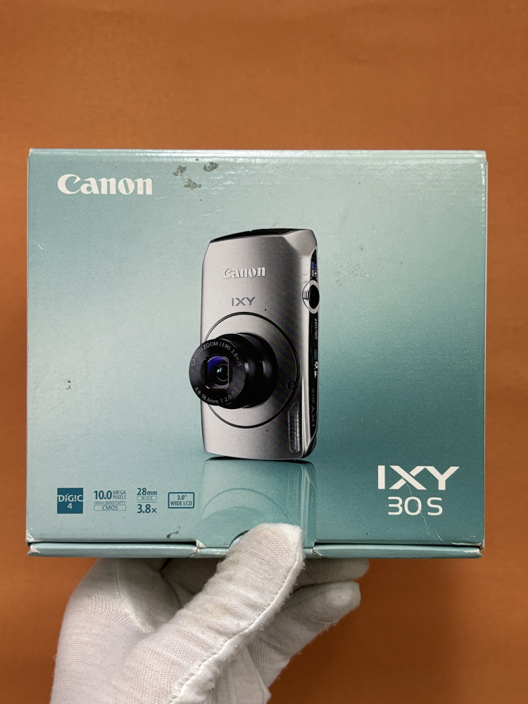Canon IXY 30S (Kutulu)