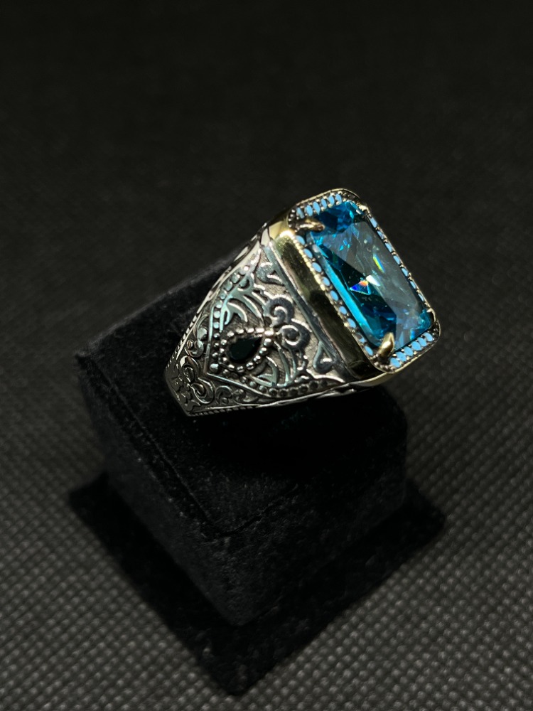 Gümüş Yüzük – Canlı Mavi (Topaz Tonu) Dikdörtgen Kesim Taşlı