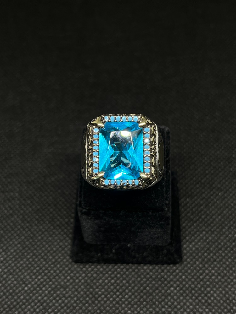 Gümüş Yüzük – Canlı Mavi (Topaz Tonu) Dikdörtgen Kesim Taşlı