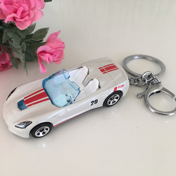 Hot Wheels Spor Araba Anahtarlık Serisi