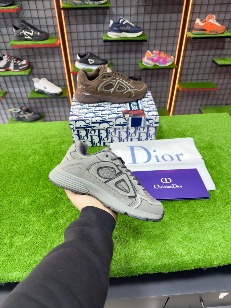 DİOR
