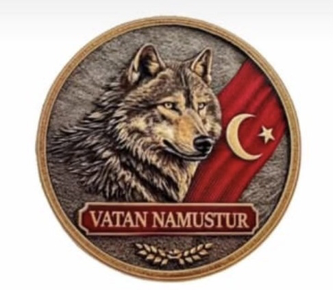 Kurt ve bayrak desenli panç 