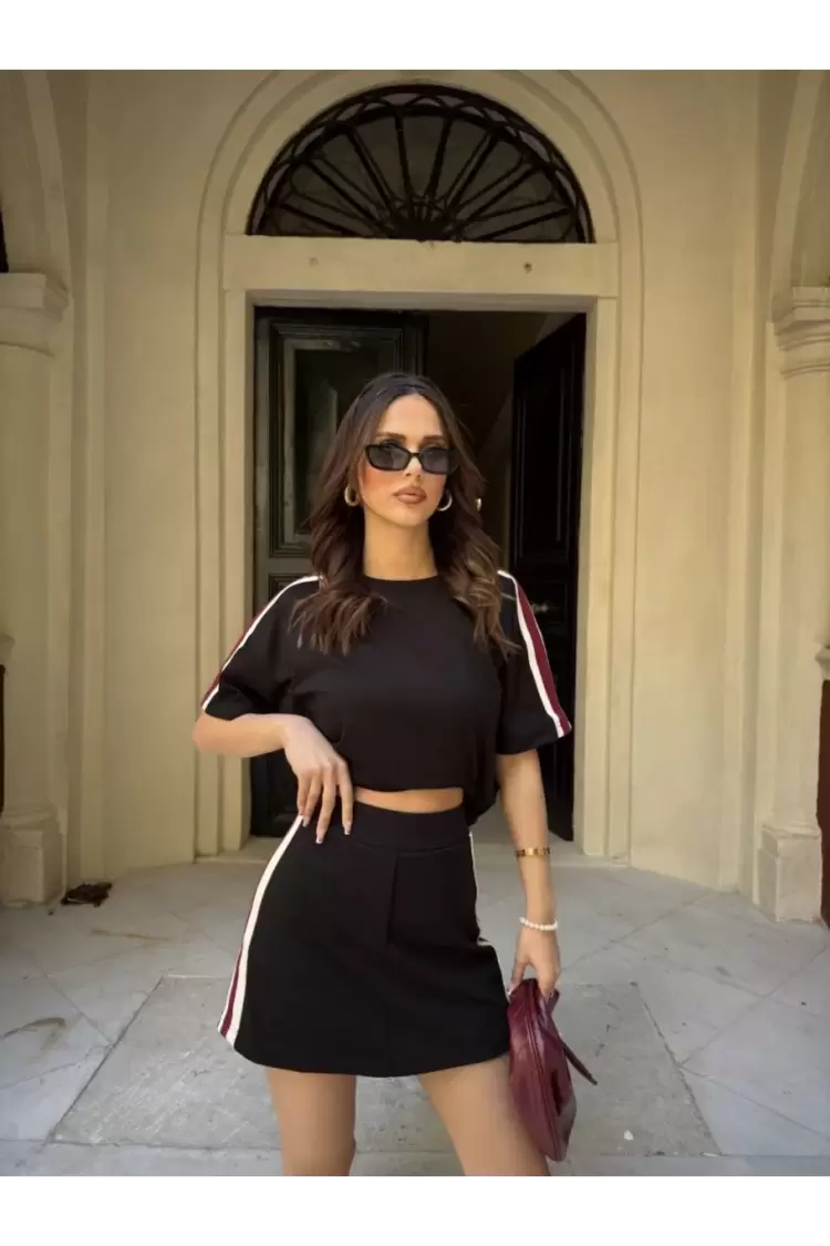 Yumuşak dokulu Kumaş Parçalı Bisiklet Yaka T-shirt Mini Şortlu Etek İkili Takım - Siyah