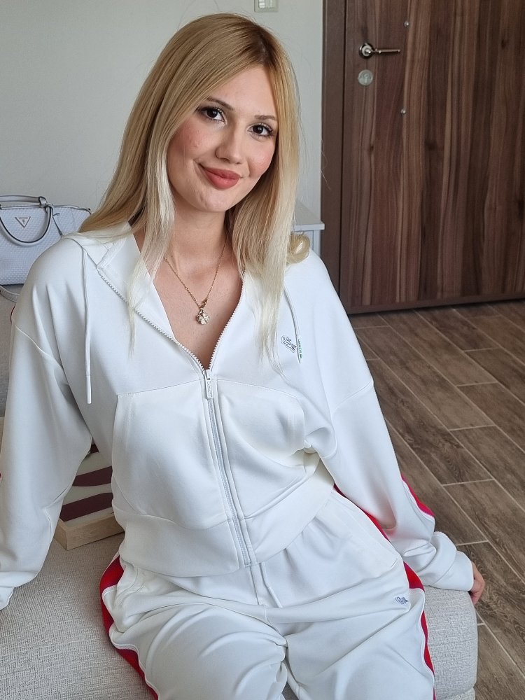 Beyaz şeritli lcst takım
