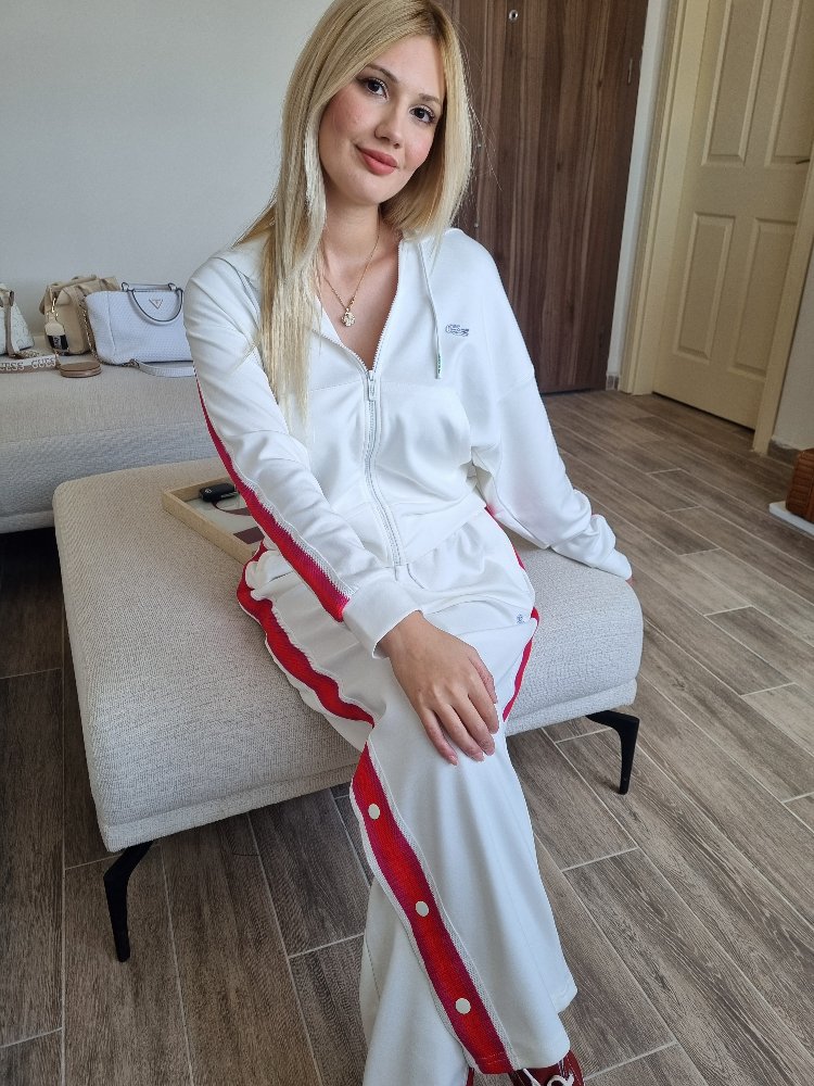 Beyaz şeritli lcst takım