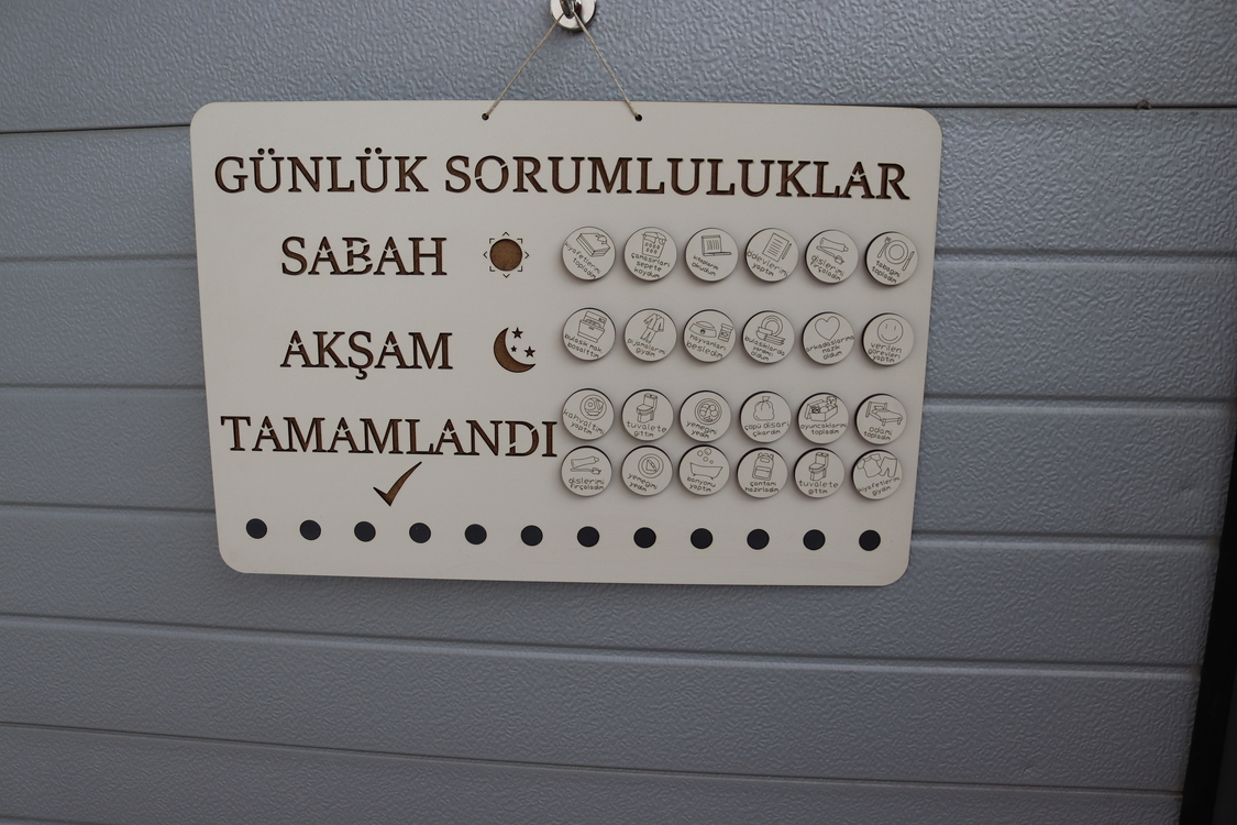 Çocuklar için Günlük Görev Panosu (Krem + Kahverengi )