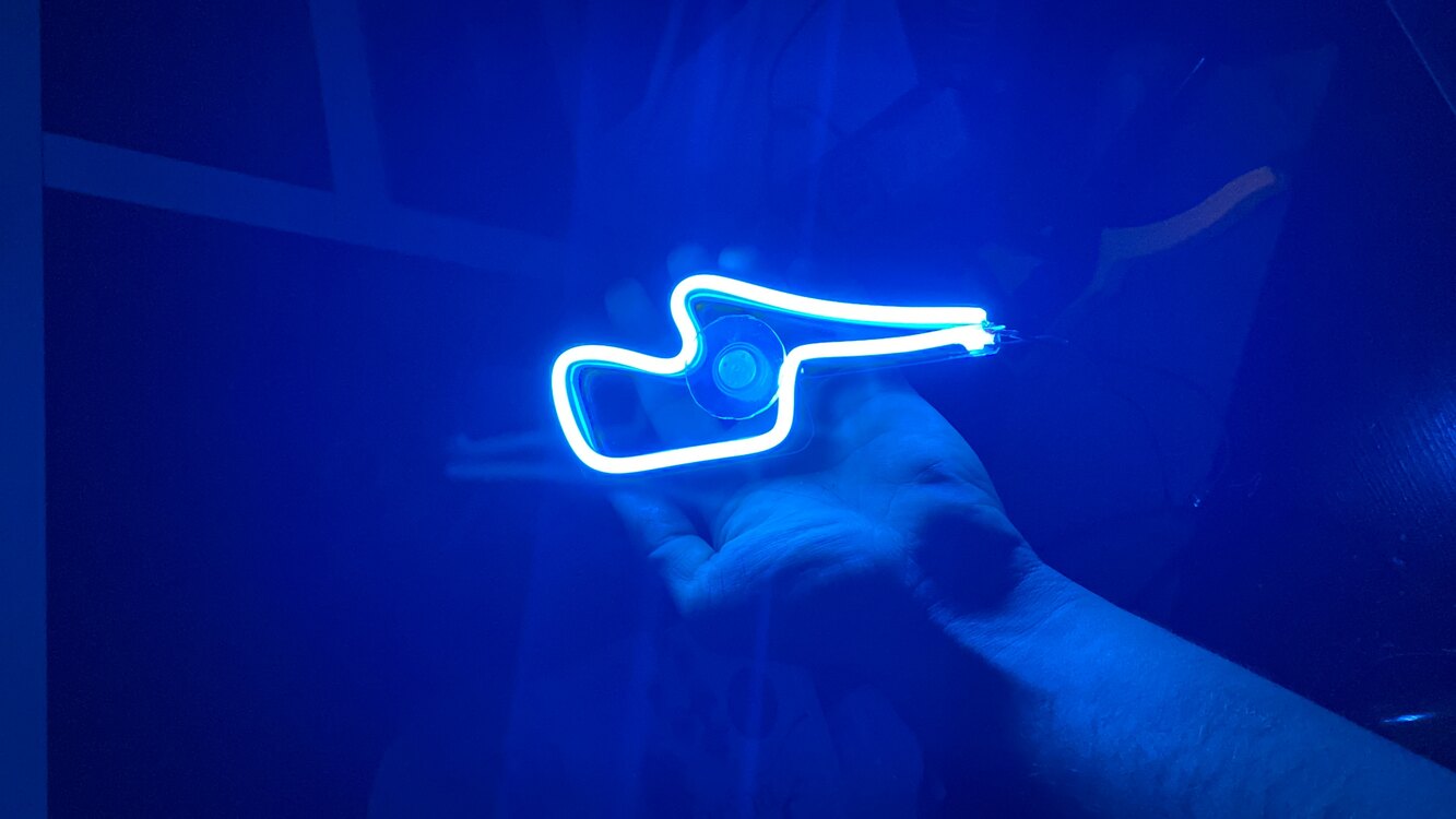 Araç Cam İçi Vantuzlu Neon LED (Şimşek Görüntüsü)