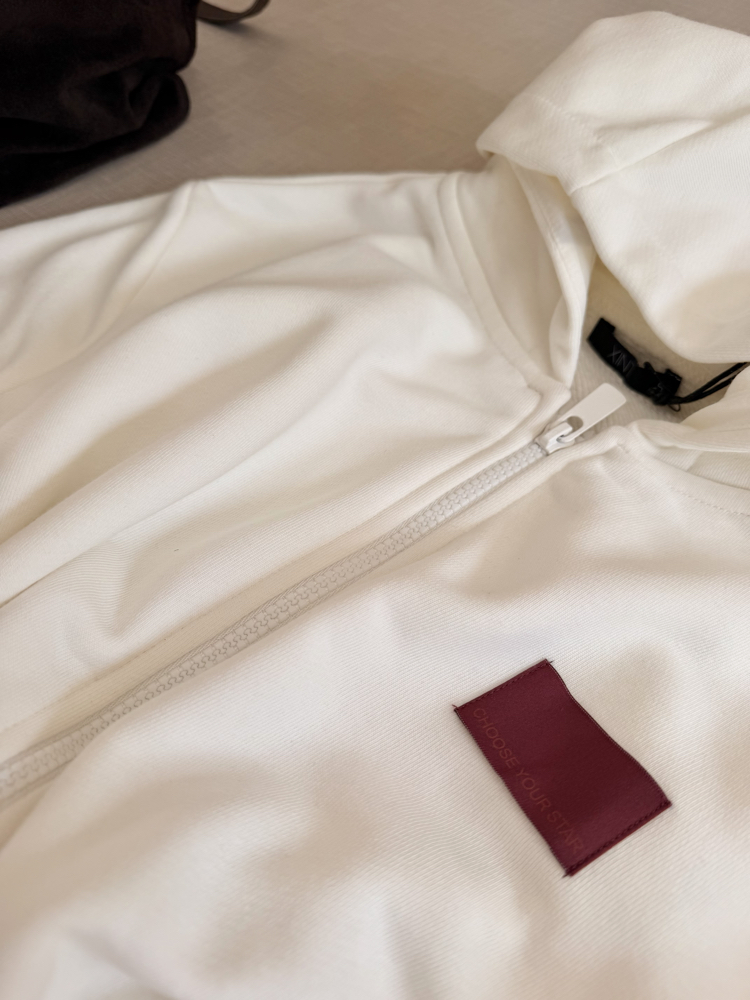Arkası Yazılı Ekru Kapşonlu Sweatshirt