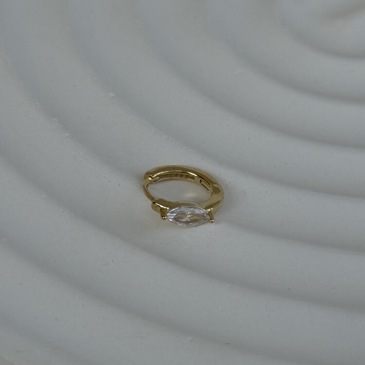 Tragus damla cerrahi çeliktir.