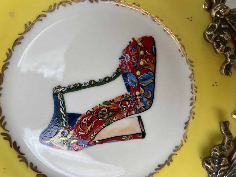 Sarı Dolce Gabbana Ayakkabı Desenli Pasta Tabağı