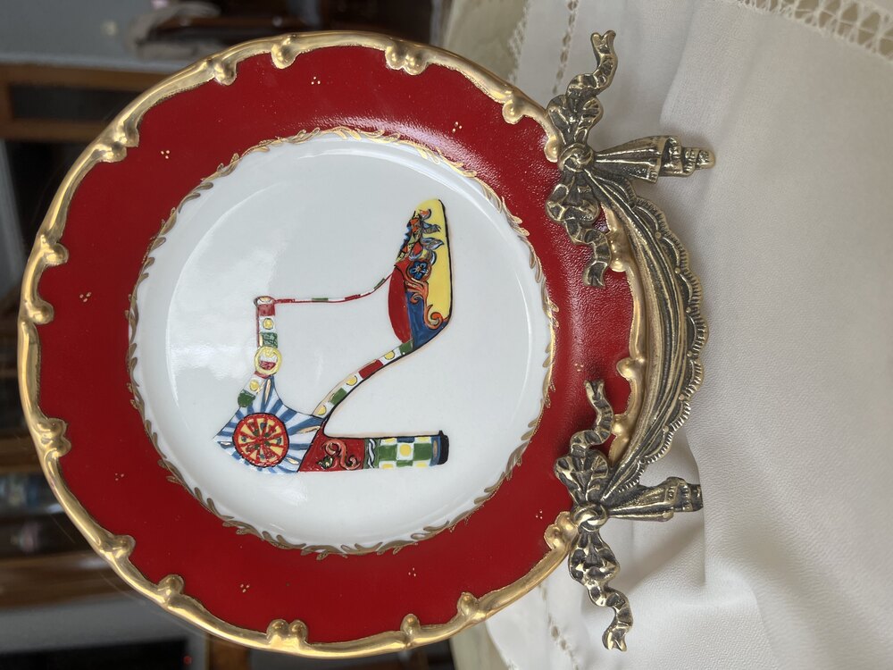 Kırmızı Dolce Gabbana Ayakkabı Desenli Pasta Tabağı