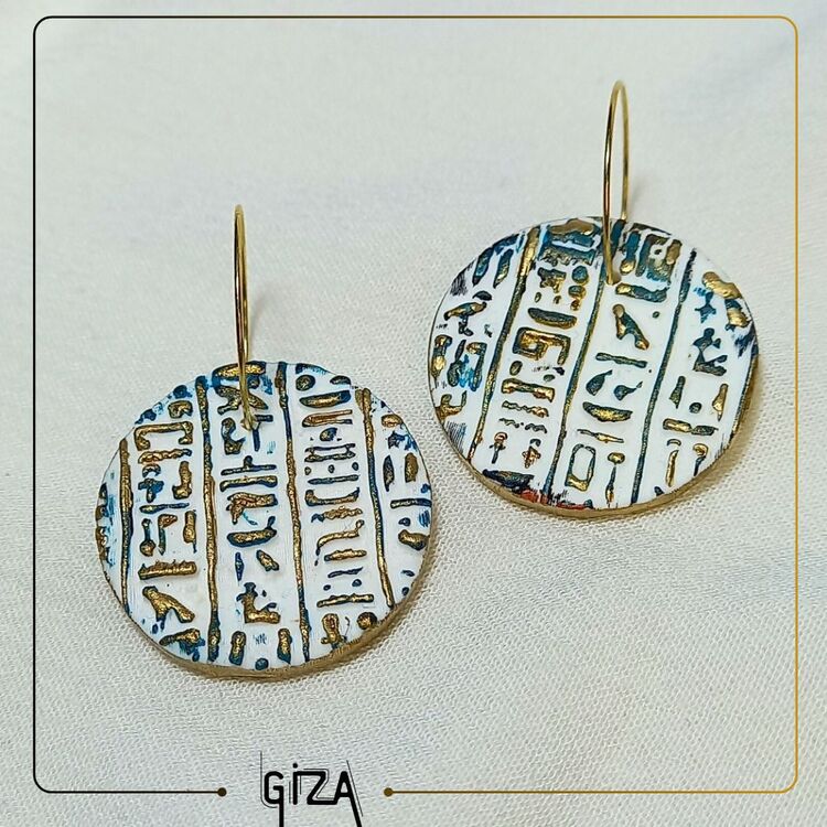 Giza Halkalı Yuvarlak Küpe Beyaz