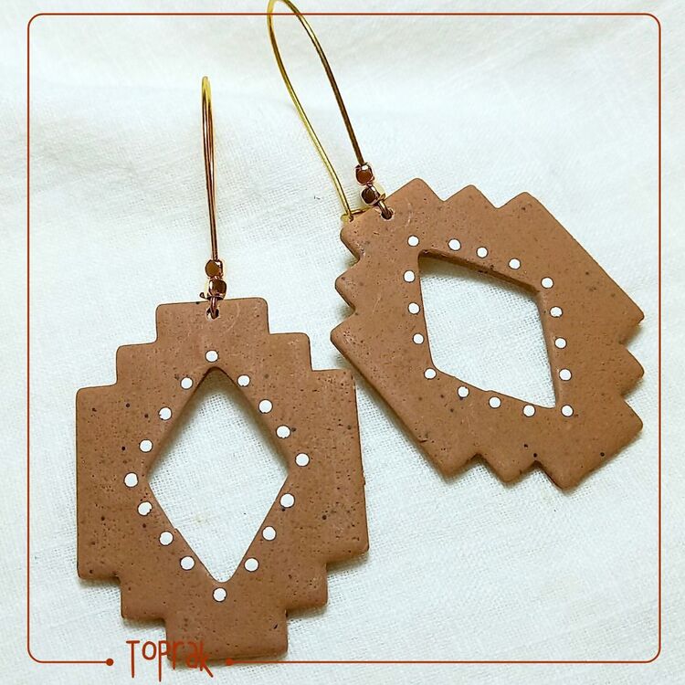 Toprak Küpe 