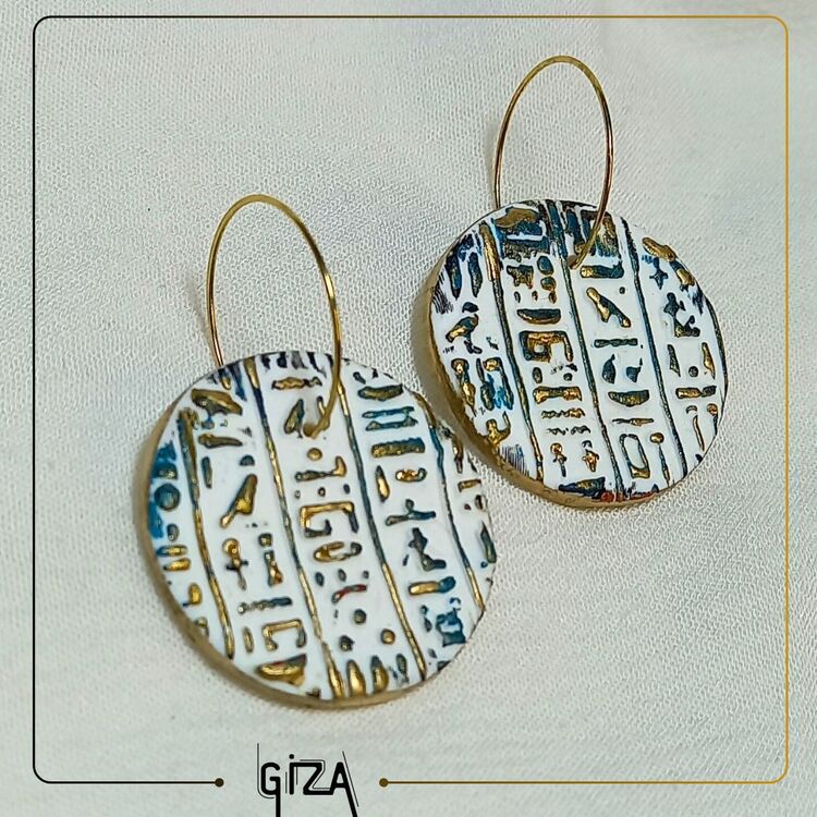 Giza Halkalı Yuvarlak Küpe Beyaz